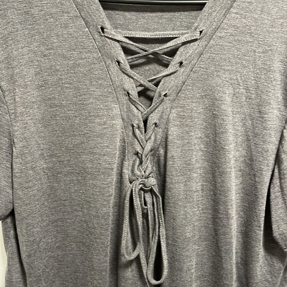SHEIN Top - Picture 3 of 9